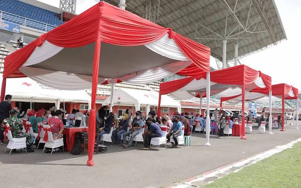 Akhir Pekan Bupati Jember Tinjau Vaksinasi Warga di PCNU & JSG